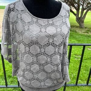 YETTS women's size M gray top